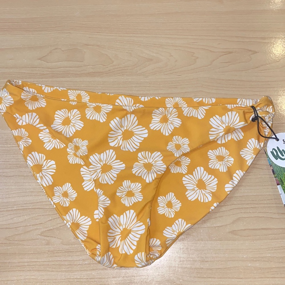 Sustainable bikini bottoms